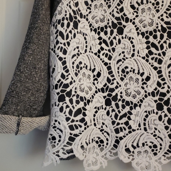 Crochet front cropped sweater NWT - Picture 2 of 4